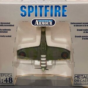 Collection Armour Spitfire Mark V RAF UK WWII diecast model Replica 1:48